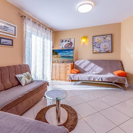 Apartments Lovorka Башка Экстерьер фото
